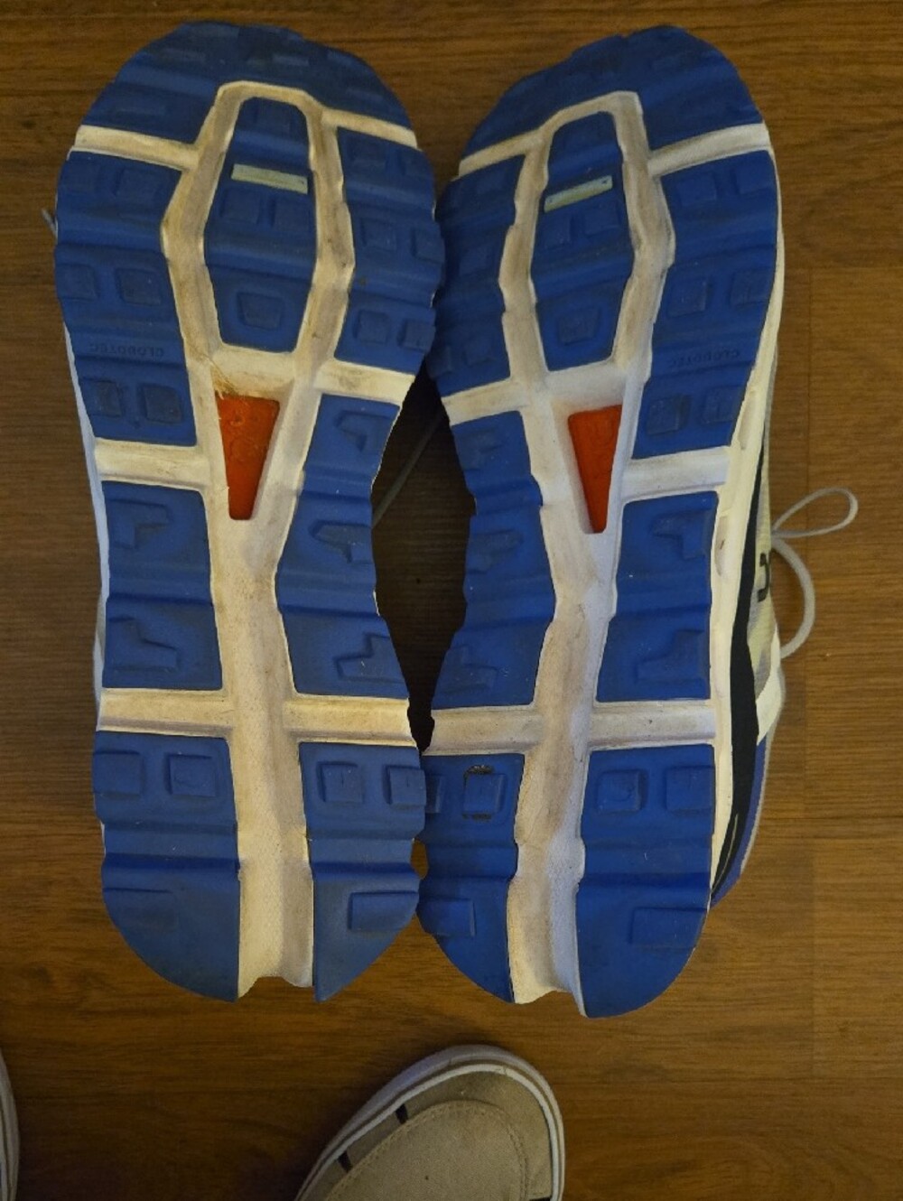 On Cloud Cloudtec Helion White Blue Running Shoe Men Sz 11 Clean Good Condition - Picture 11 of 12